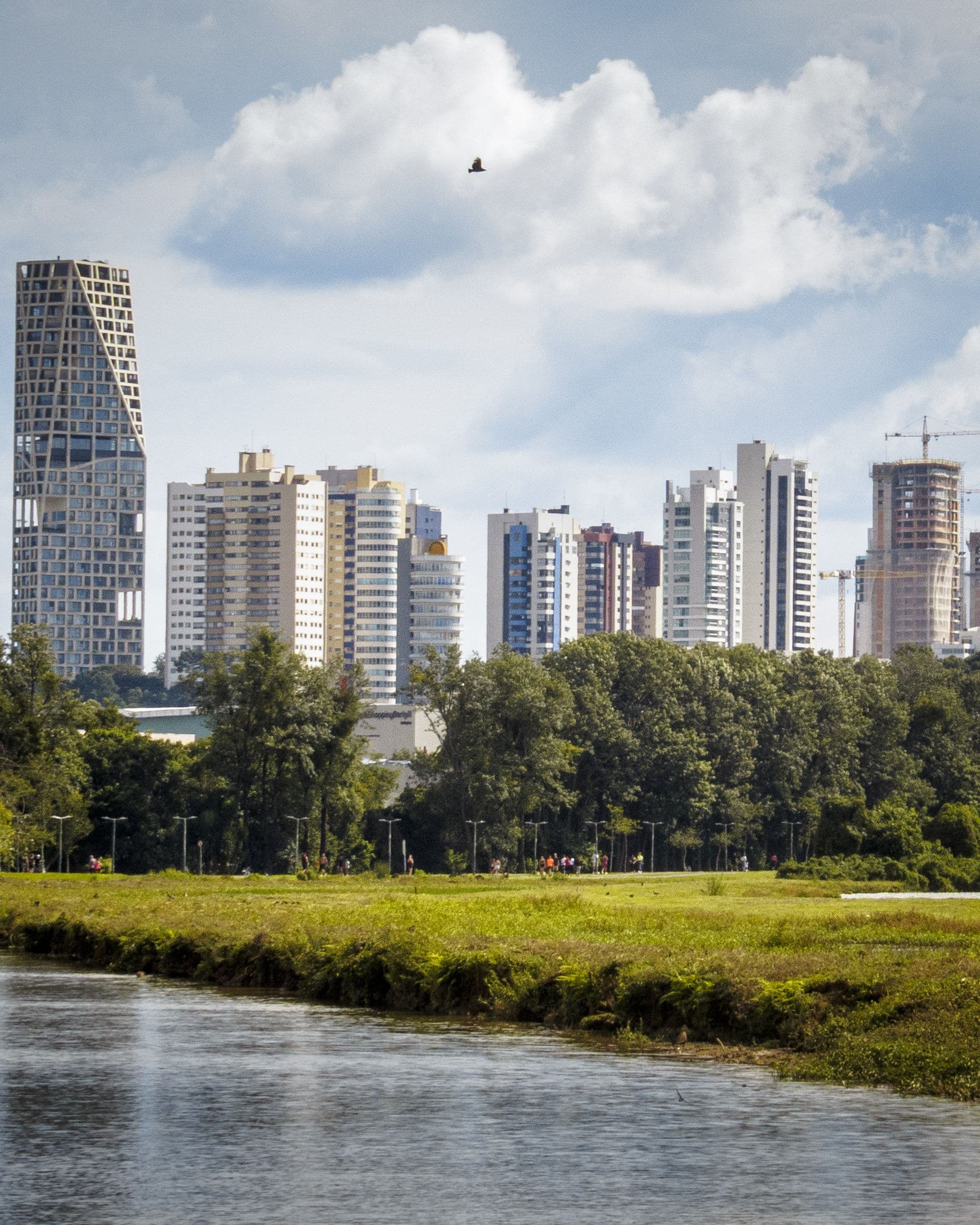 Vale a Pena Investir em Imóveis em Curitiba? Entenda as Oportunidades do Mercado